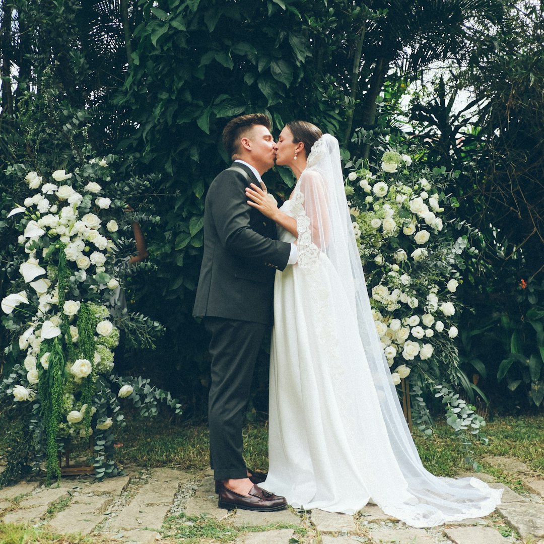 Couple portrait - kiss